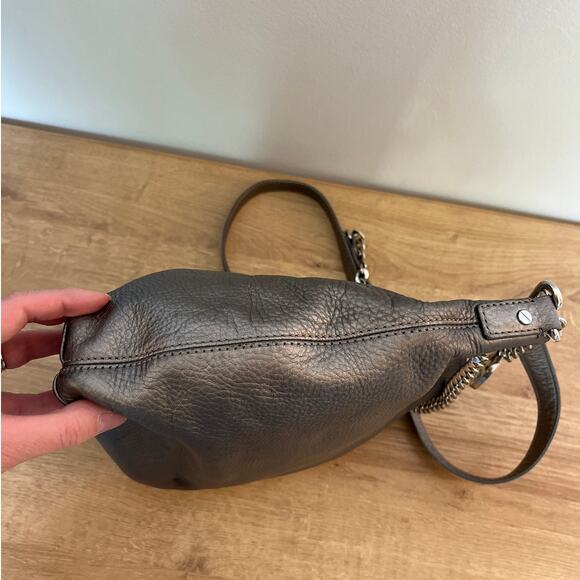 Michael Michael Kors Silver Pebbled Leather Shoulder Crossbody Bag w/ Dustbag - Picture 5 of 13